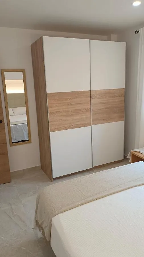 Piso Malaga Cerca Playaアパートメント 0*,